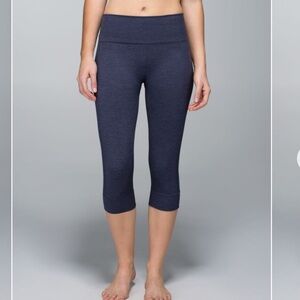 Lululemon Seamlessly Street Crop